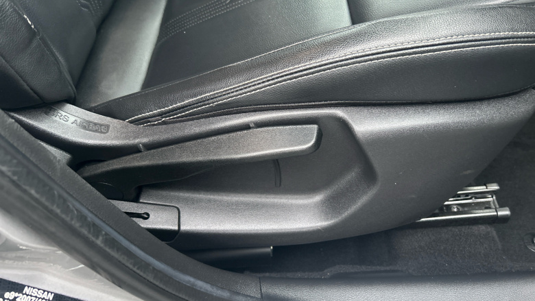 Nissan Juke 1.0 DiG-T 114 Tekna 5dr Petrol Hatchback